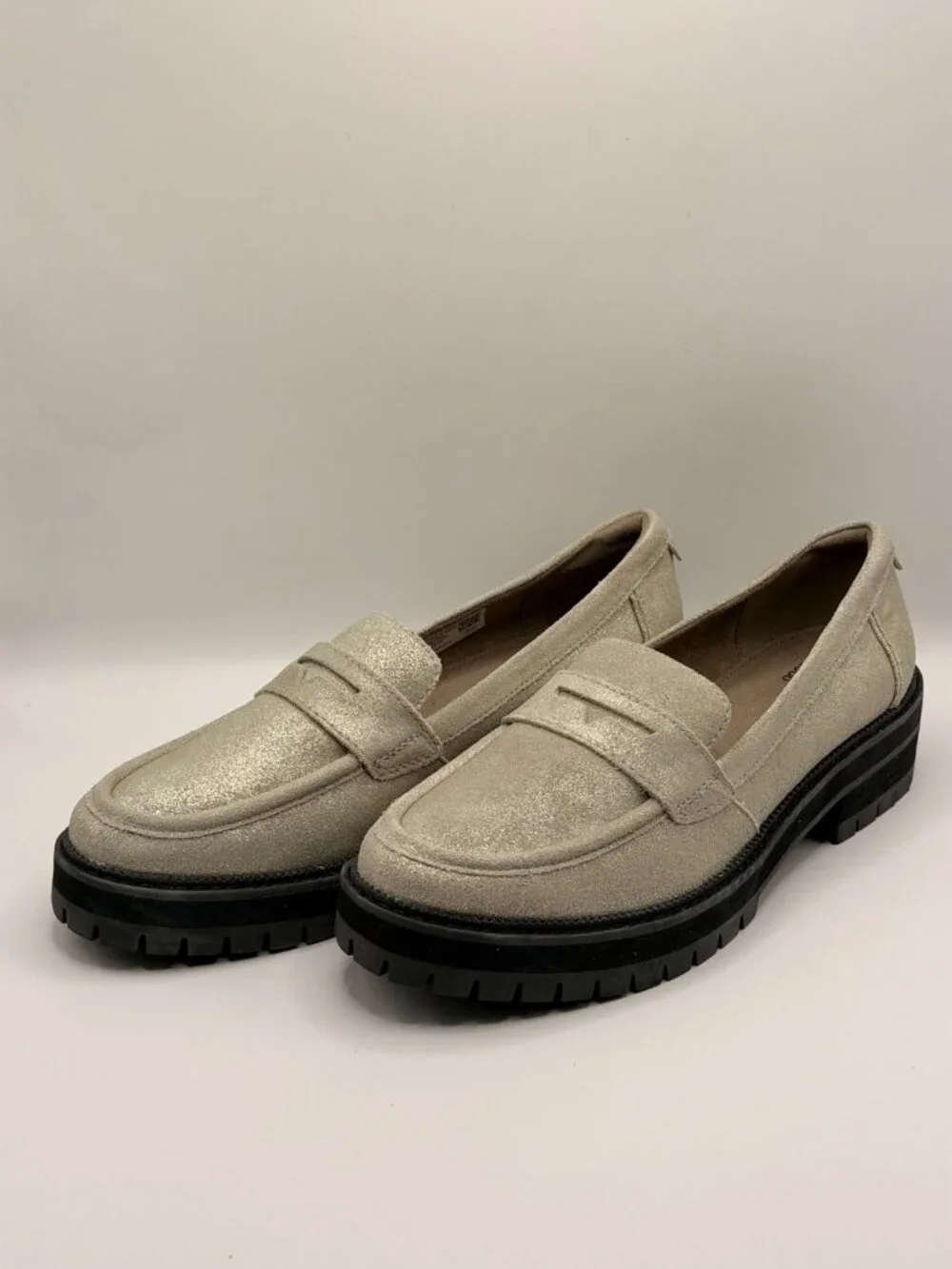 TOMS Women's Cara Champagne Metallic Suede Lug Sole Loafers Sz 9.5